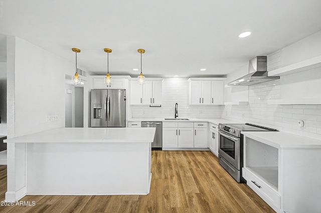 4101 E CALAVAR Road, Phoenix, AZ 85032