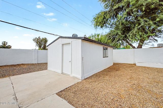 4101 E CALAVAR Road, Phoenix, AZ 85032