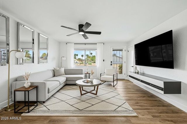 4101 E CALAVAR Road, Phoenix, AZ 85032