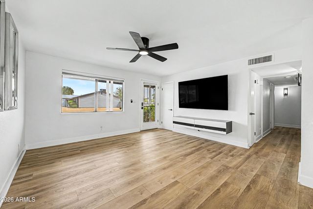 4101 E CALAVAR Road, Phoenix, AZ 85032