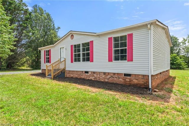 183 New Crosswinds Drive, Mount Airy, NC 27030