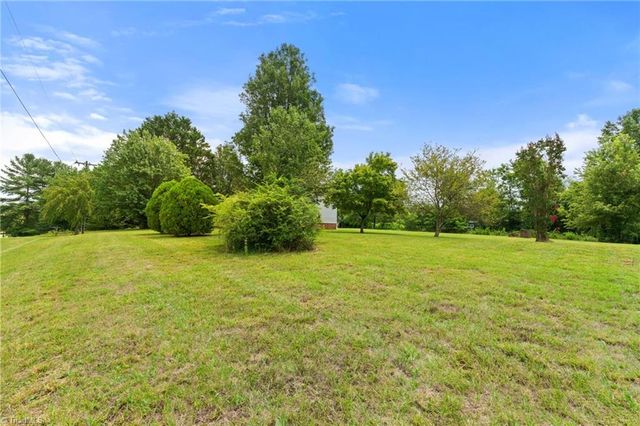 183 New Crosswinds Drive, Mount Airy, NC 27030