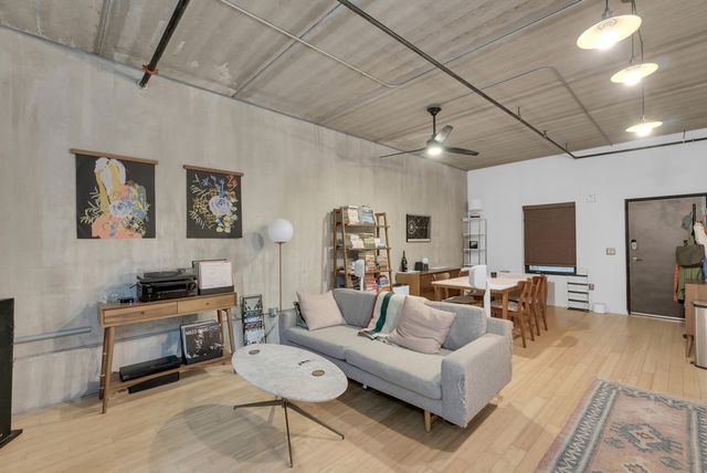 1 Cool Blow Street 323, Charleston, SC 29403