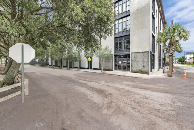 1 Cool Blow Street 323, Charleston, SC 29403