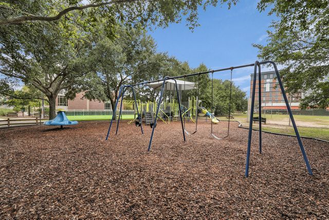 1 Cool Blow Street 323, Charleston, SC 29403