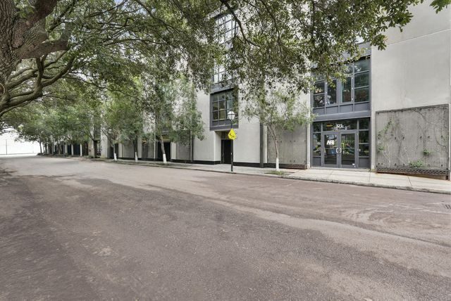 1 Cool Blow Street 323, Charleston, SC 29403