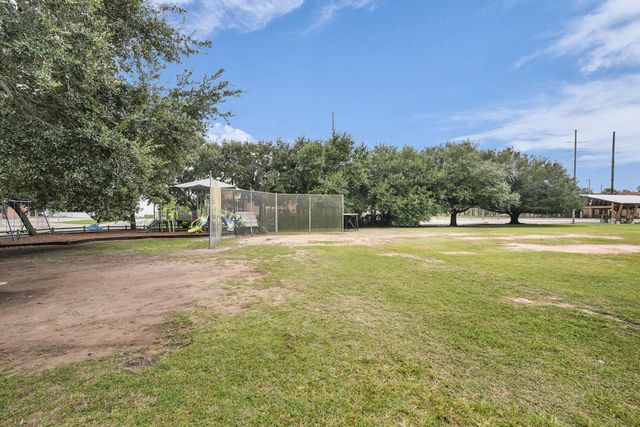 1 Cool Blow Street 323, Charleston, SC 29403