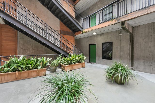 1 Cool Blow Street 323, Charleston, SC 29403