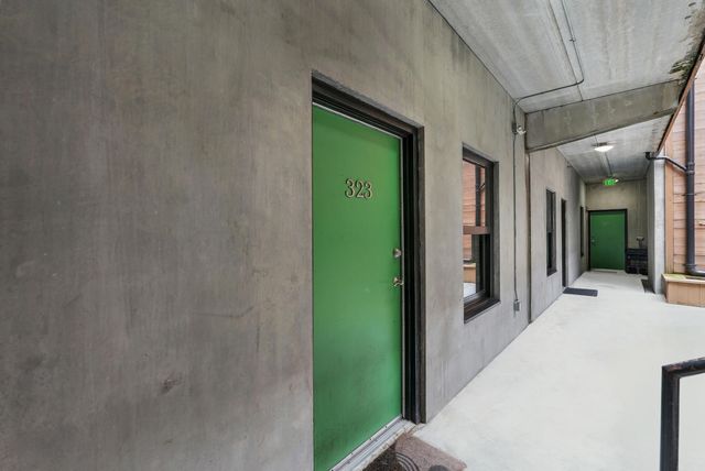 1 Cool Blow Street 323, Charleston, SC 29403