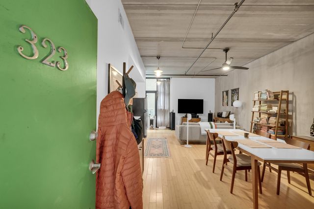 1 Cool Blow Street 323, Charleston, SC 29403