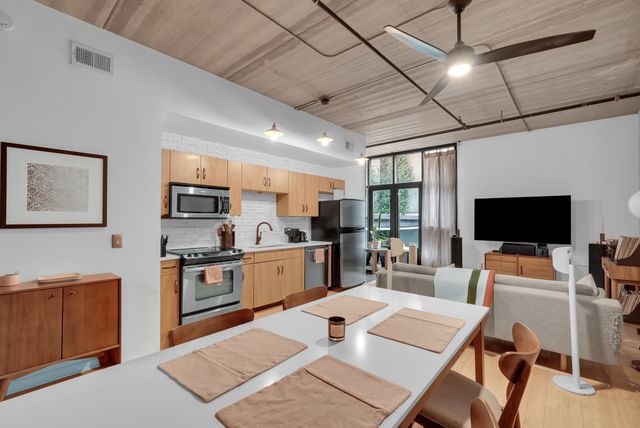 1 Cool Blow Street 323, Charleston, SC 29403