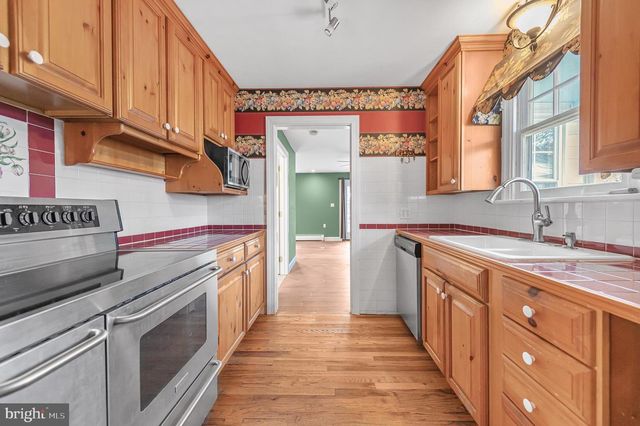 1014 LANSDALE AVE, Lansdale, PA 19446