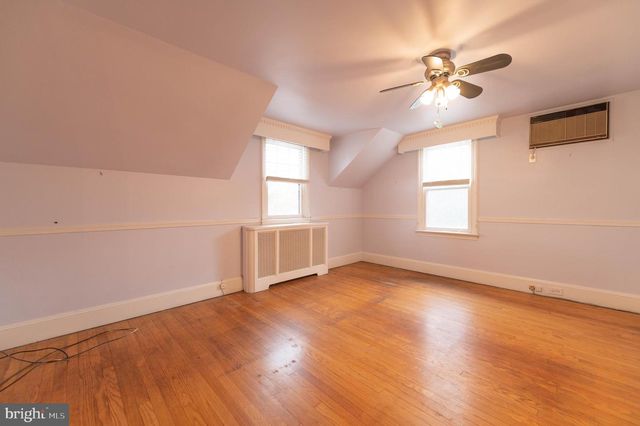 1014 LANSDALE AVE, Lansdale, PA 19446