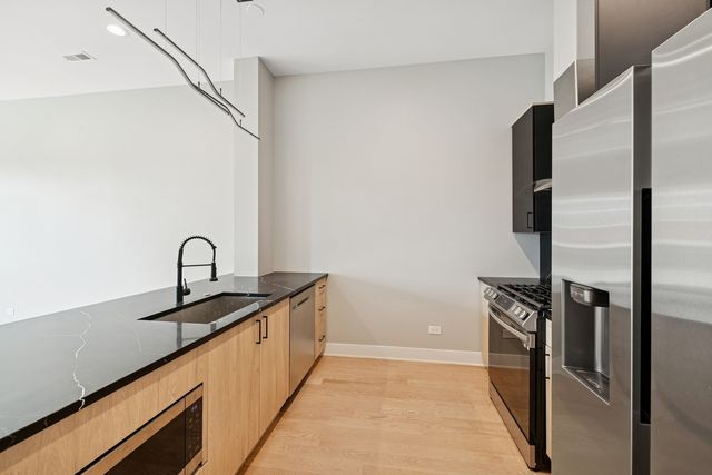 1723 W North Avenue 1, Chicago, IL 60622