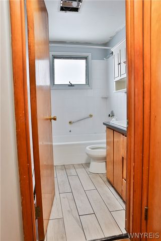 41 Aurora Avenue, West Seneca, NY 14224