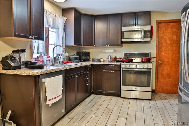 41 Aurora Avenue, West Seneca, NY 14224
