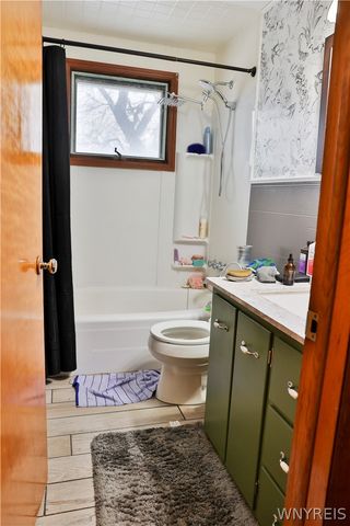 41 Aurora Avenue, West Seneca, NY 14224