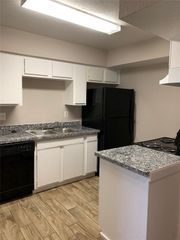 6200 W Tidwell Road 1110, Houston, TX 77092