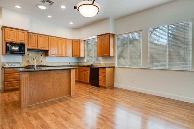 231 Crenshaw Ct, Granite Bay, CA 95746