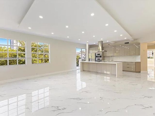 3900 Island Boulevard B408, Aventura, FL 33160