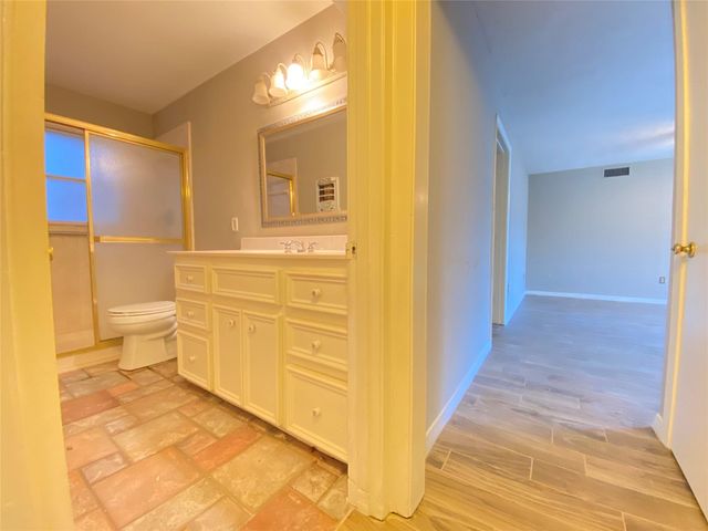 6 Little John Lane, Conroe, TX 77301