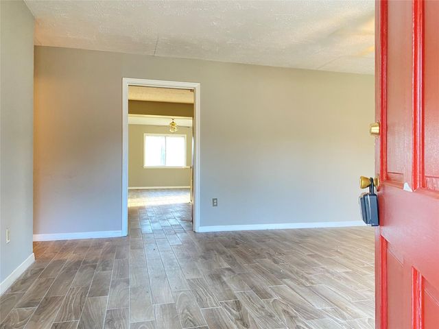 6 Little John Lane, Conroe, TX 77301