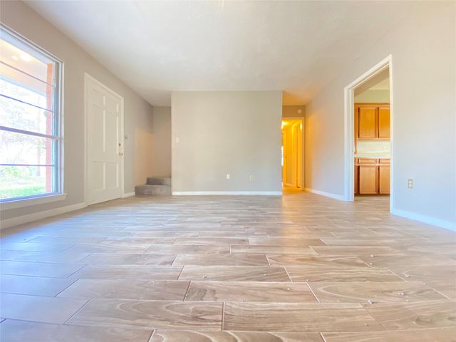 6 Little John Lane, Conroe, TX 77301