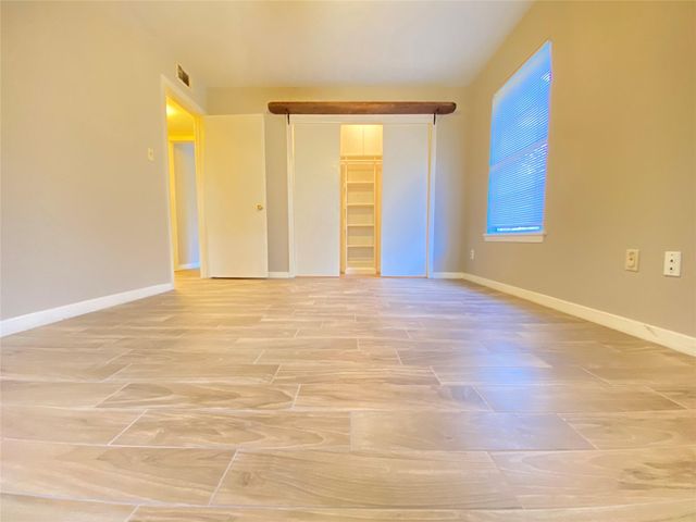 6 Little John Lane, Conroe, TX 77301