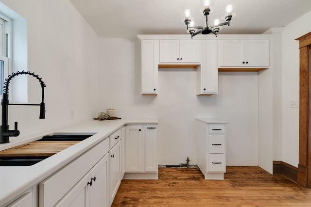 1230 Johnson STREET, La Crosse, WI 54601