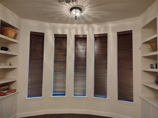 2002 Brianna Lane, Arlington, TX 76001