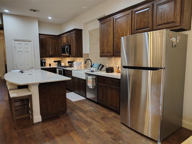 2002 Brianna Lane, Arlington, TX 76001