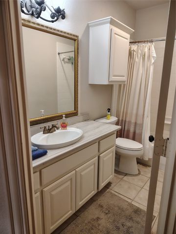 2002 Brianna Lane, Arlington, TX 76001