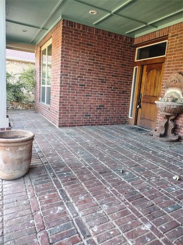 2002 Brianna Lane, Arlington, TX 76001