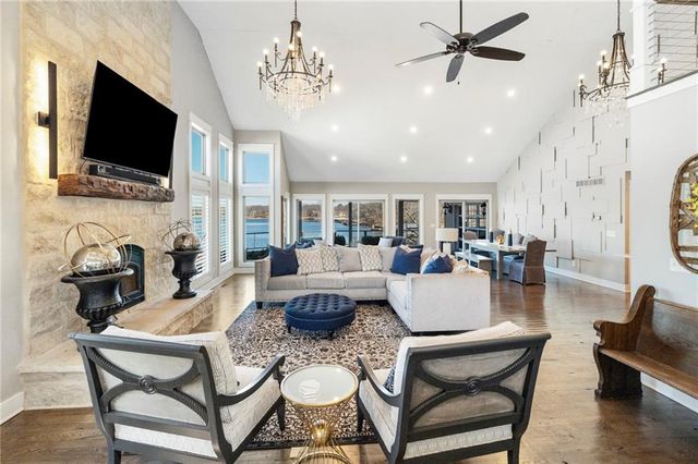 560 Lake Viking Terrace, Gallatin, MO 64640