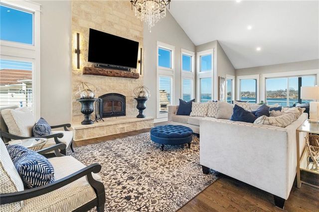 560 Lake Viking Terrace, Gallatin, MO 64640