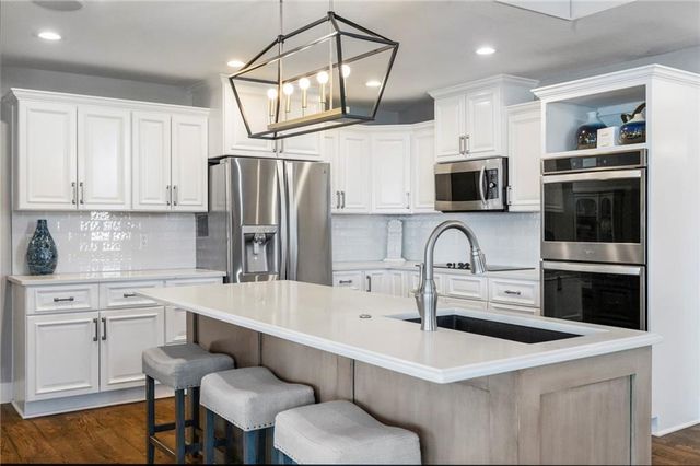 560 Lake Viking Terrace, Gallatin, MO 64640