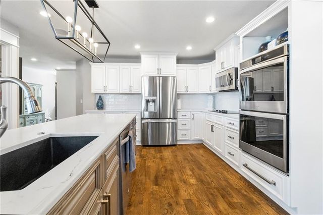 560 Lake Viking Terrace, Gallatin, MO 64640