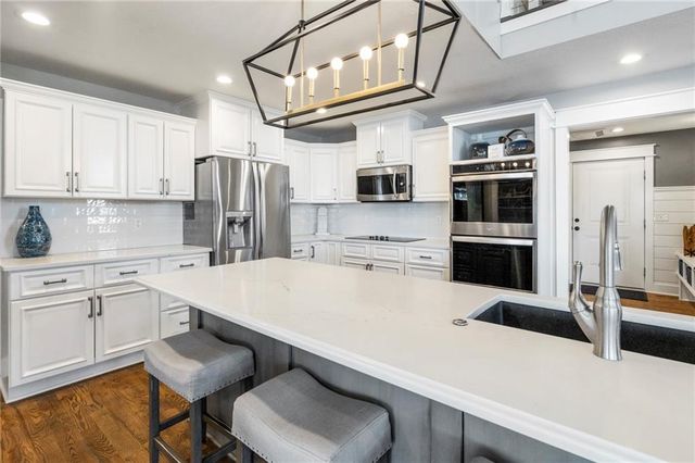 560 Lake Viking Terrace, Gallatin, MO 64640