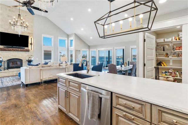 560 Lake Viking Terrace, Gallatin, MO 64640