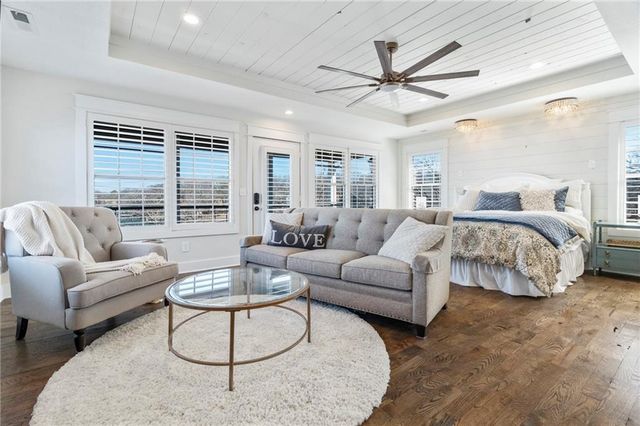 560 Lake Viking Terrace, Gallatin, MO 64640