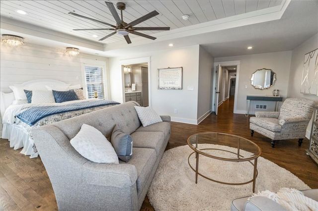 560 Lake Viking Terrace, Gallatin, MO 64640