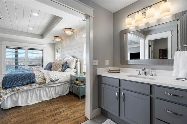 560 Lake Viking Terrace, Gallatin, MO 64640