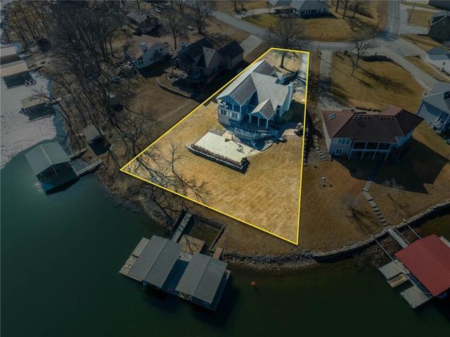 560 Lake Viking Terrace, Gallatin, MO 64640