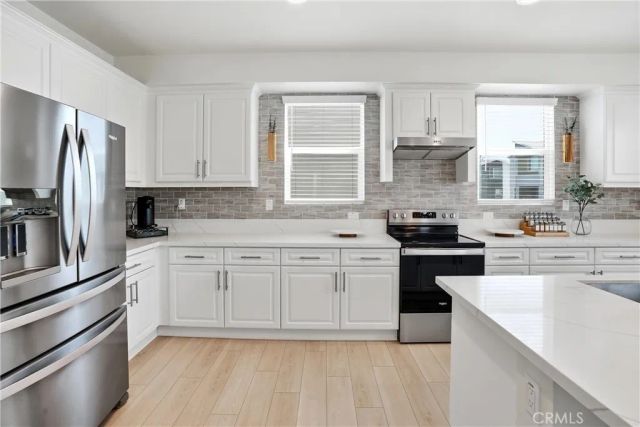 916 E 3RD ST, Santa Ana, CA 92701