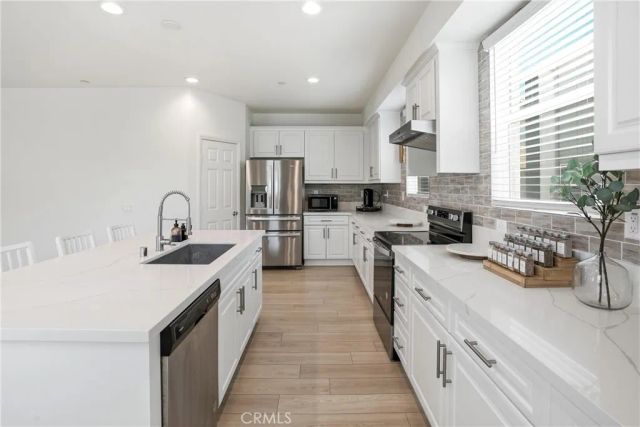 916 E 3RD ST, Santa Ana, CA 92701