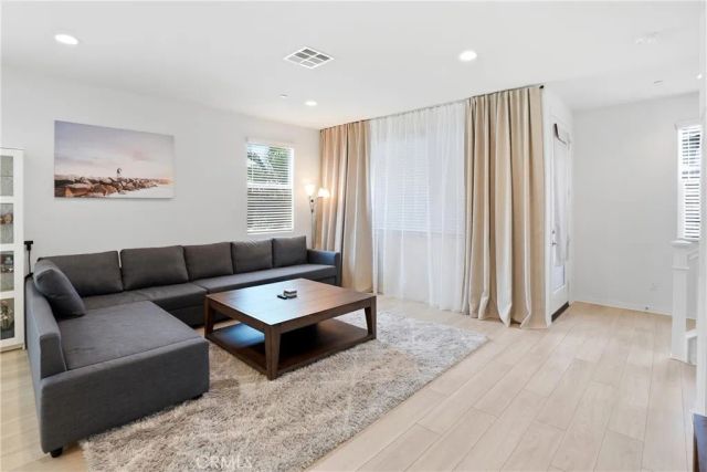 916 E 3RD ST, Santa Ana, CA 92701