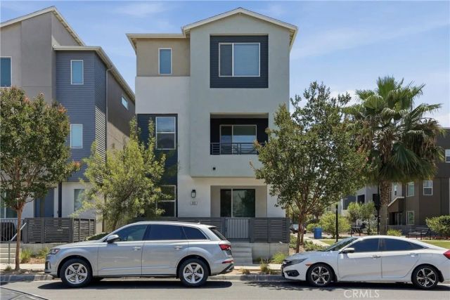 916 E 3RD ST, Santa Ana, CA 92701