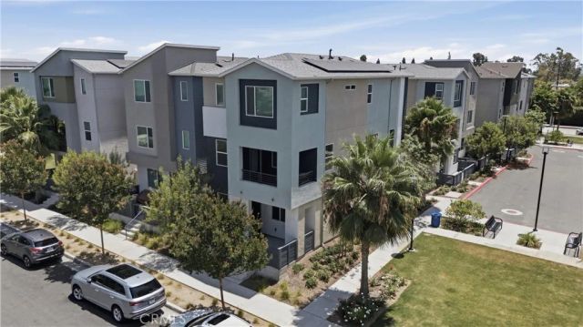 916 E 3RD ST, Santa Ana, CA 92701
