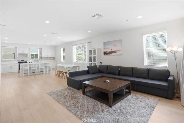 916 E 3RD ST, Santa Ana, CA 92701