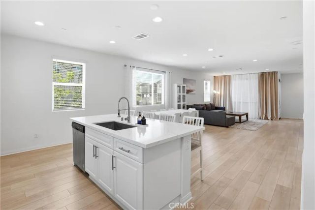 916 E 3RD ST, Santa Ana, CA 92701